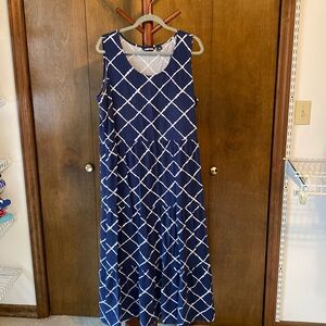 Size 2X navy blue/white tiered maxi dress